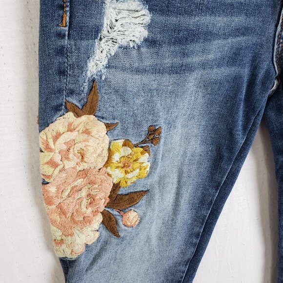 Driftwood Sundance Audrey Embroidered Jeans Raw Hem Distressed Boho size 26 - Picture 9 of 15
